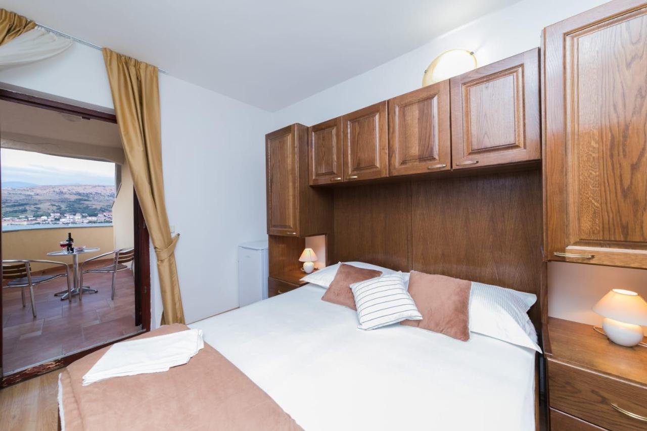 Mb Pag Bed&Breakfast Pag Town Kültér fotó