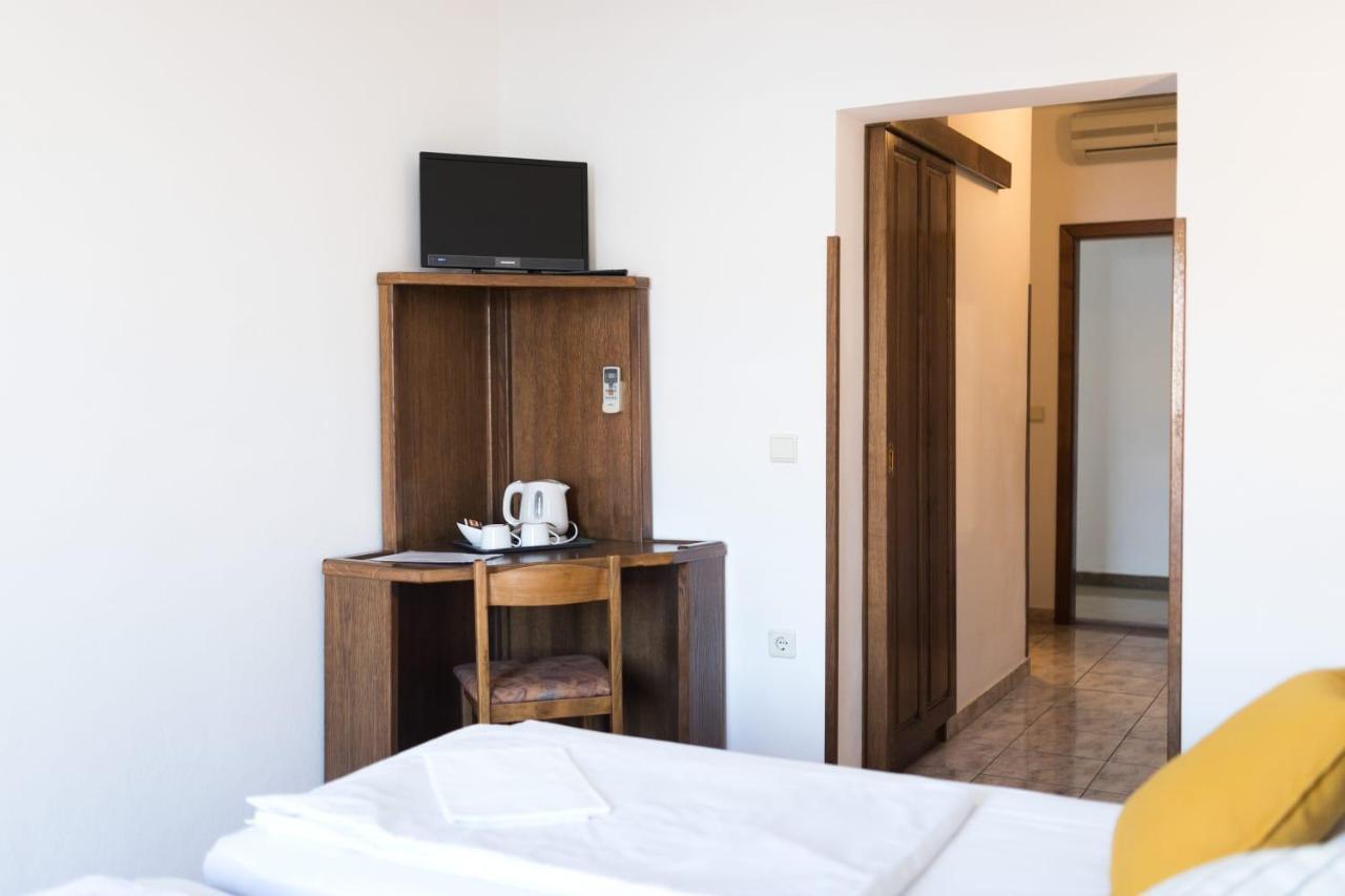 Mb Pag Bed&Breakfast Pag Town Kültér fotó